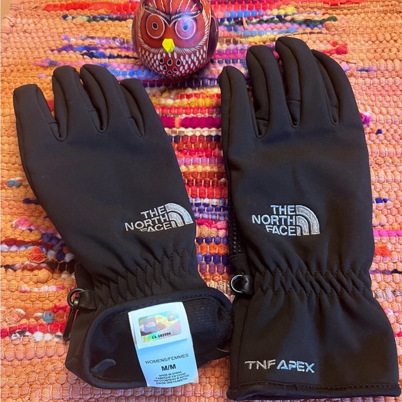 The North Face Black Gloves - Picture 2 of 6